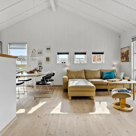 Σπίτι διακοπών 3 Bedroom In *